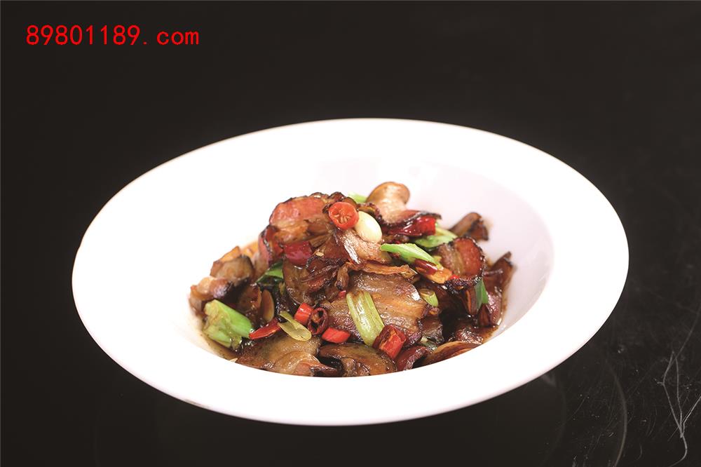 大蒜叶炒乡里腊肉